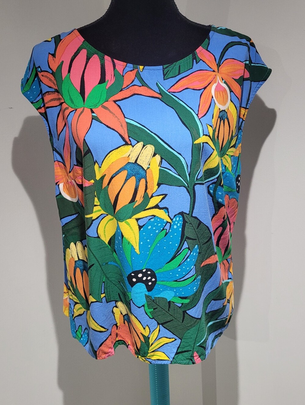 Tatuum Women's Afeli Vibrant Floral Print Short Sleeve Blouse 40 Blue Green Pink